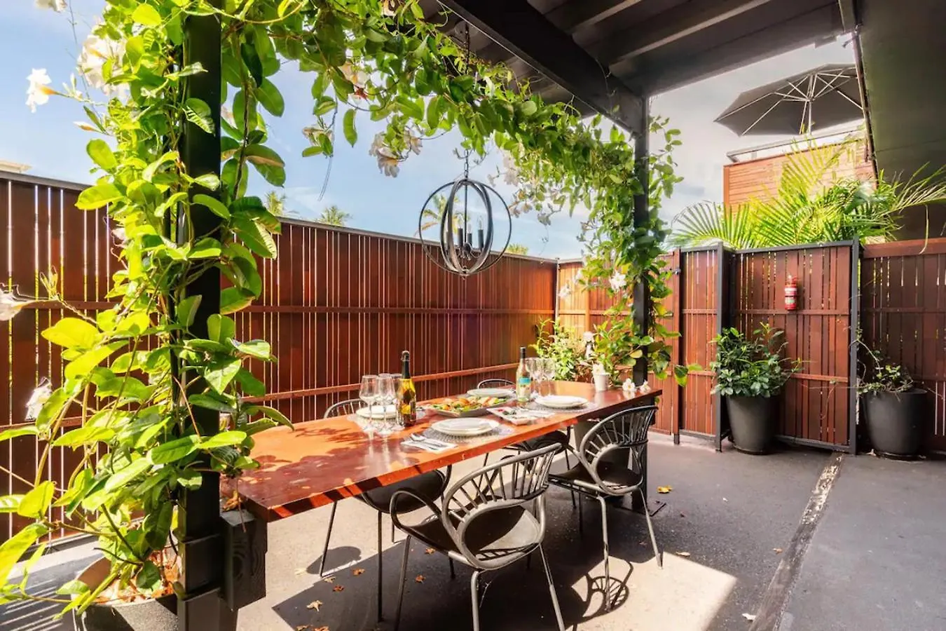 ***** Hotel 549 Apartments Hervey Bay Australia